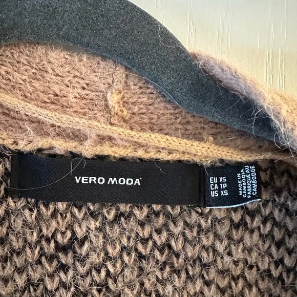 Long Cardigan - Picture 2 of 2